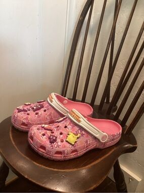 Crocs Hello Kitty and Friends Classic Clogs With Jibbitz. Women's 9 / Mens 7